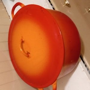 Vintage  Dutch Oven Made in Belgium Beautiful and Delightful to use.